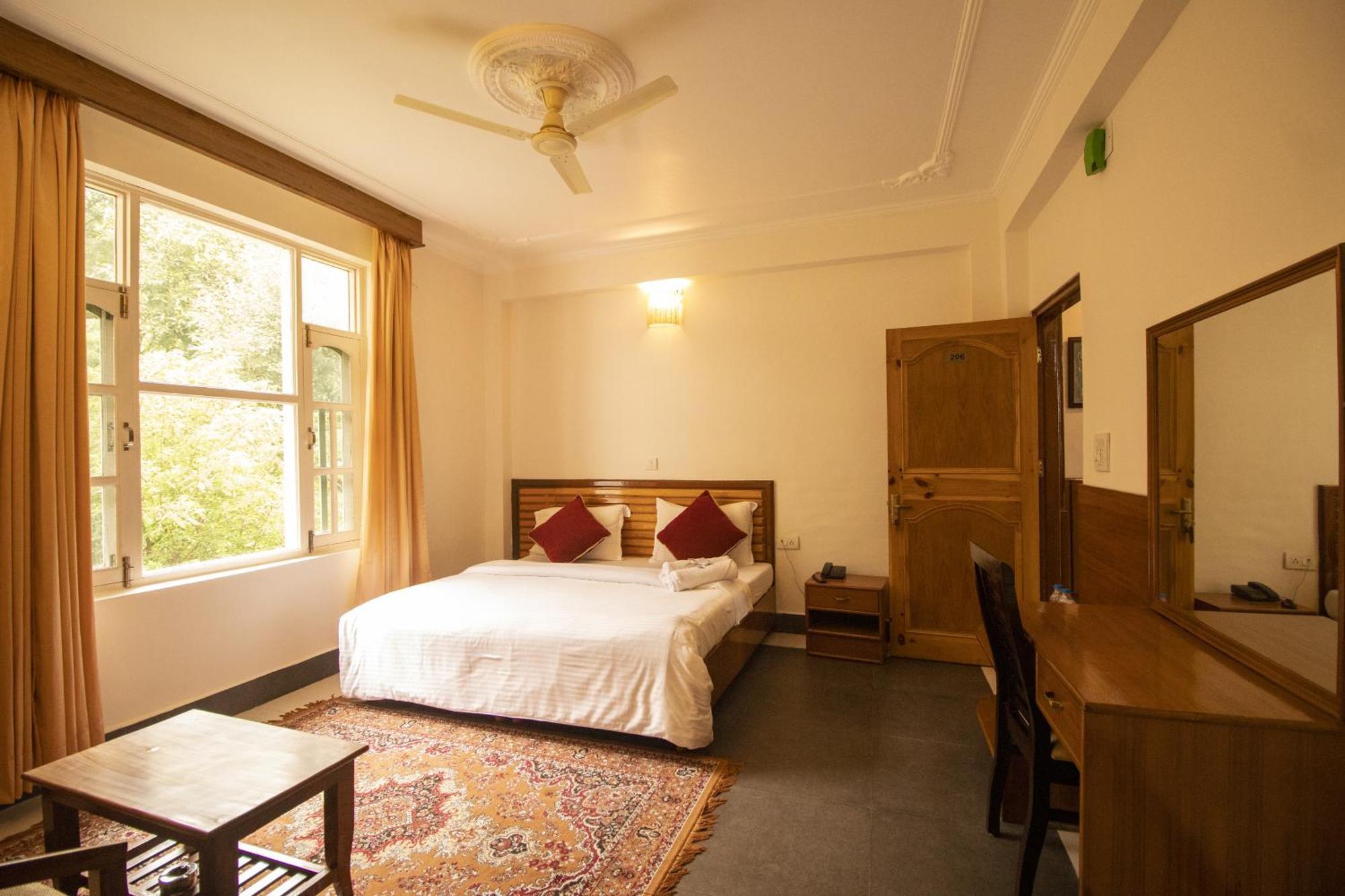 Wow Stayz2 Hotel The Lodge Dharamshala Dış mekan fotoğraf