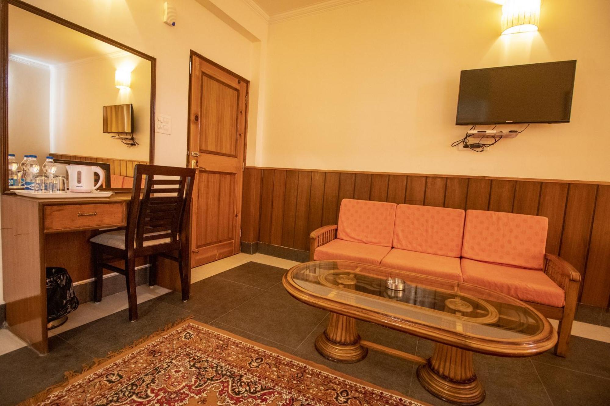Wow Stayz2 Hotel The Lodge Dharamshala Dış mekan fotoğraf