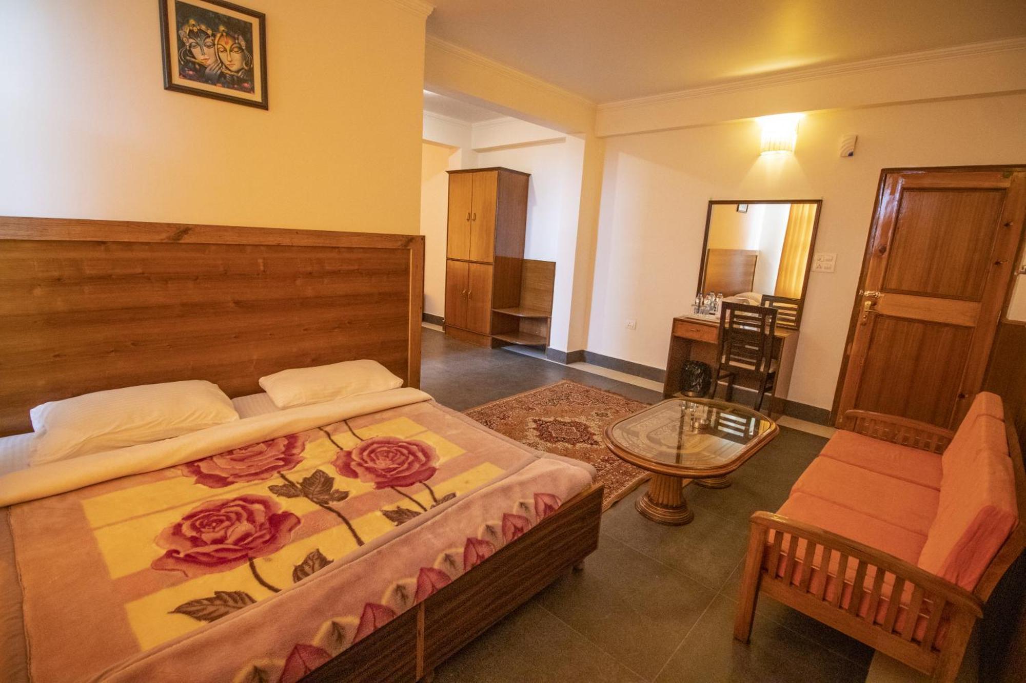 Wow Stayz2 Hotel The Lodge Dharamshala Dış mekan fotoğraf