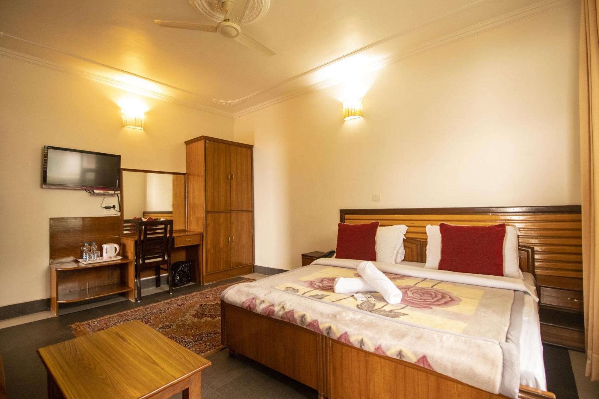 Wow Stayz2 Hotel The Lodge Dharamshala Dış mekan fotoğraf